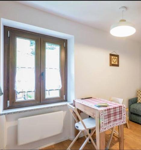 Ruang duduk di Bormio Suite - with WIFI & Netflix
