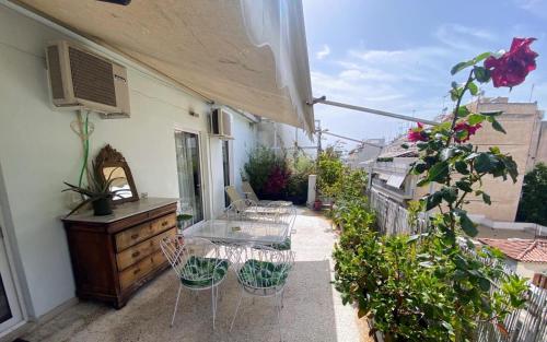 Koukaki sunshine roof apartment