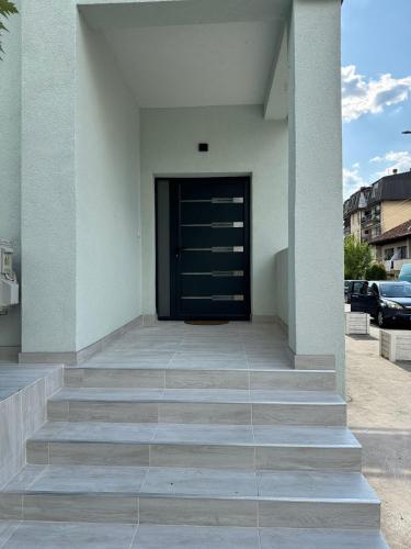 Apartman Ćetkovićの外観または入り口