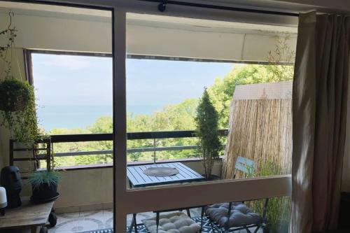 Aux Flots Bleus avec balcon et vue sur mer