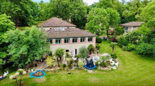 Maison Atypique dans le Gers avec activités
