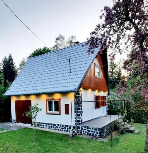 Το κτήριο όπου στεγάζεται  the country house