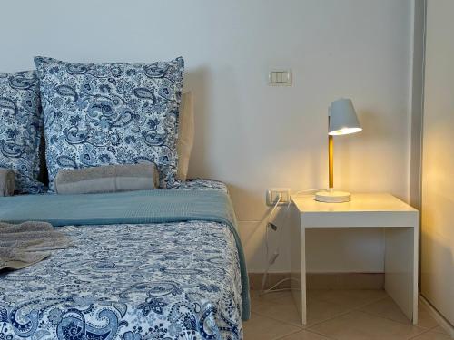 Katil atau katil-katil dalam bilik di Leme Bedje Three Bedroom - By Bobbywashere