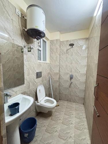 Ένα μπάνιο στο 2BHK CASA STaYS