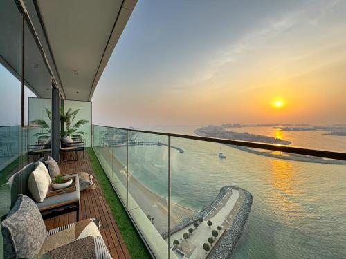 Luxury 2BR in Beach Vista With Stunning Palm Views