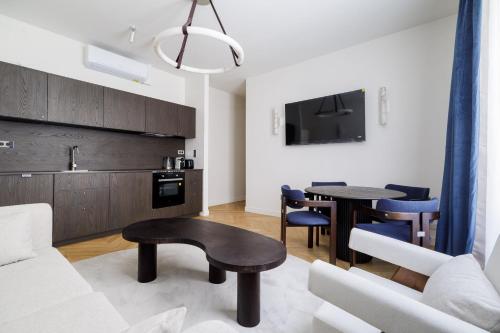 Splendid apartment with AC in Champs Élysées for 4PAX