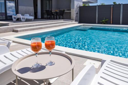 Modern Family Villas with Private Pool - Mia & Teo