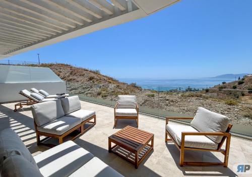 Apartamento deluxe con terraza y vistas al mar 011