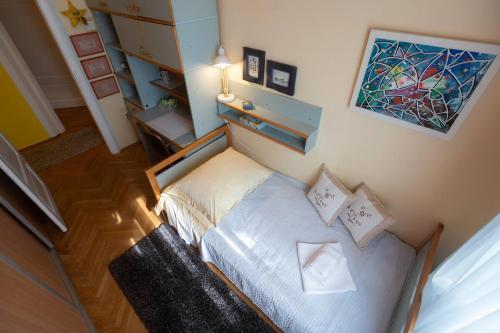 Ένα ή περισσότερα κρεβάτια σε δωμάτιο στο Nediljica