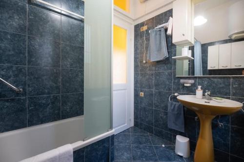 Ένα μπάνιο στο Nediljica