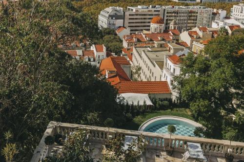 Bazén v ubytování Torel Palace Lisbon nebo v jeho okolí