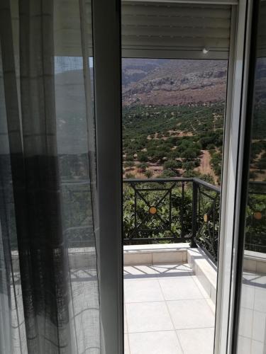 Un balcón o terraza de Maistros at Zakros, Apartment A
