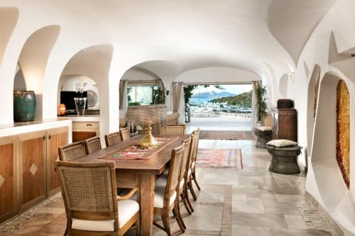 Gallery image of BRORENT - Polaris Quatu in Baja Sardinia