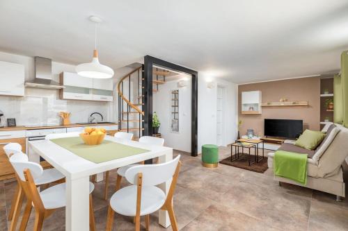 Holiday Home Dory with Private Pool and Garden