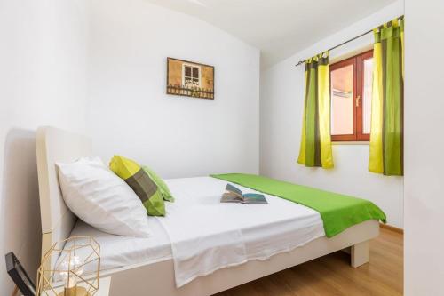 Holiday Home Dory with Private Pool and Garden