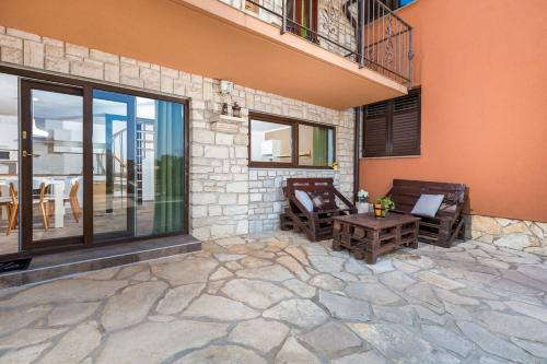 Holiday Home Dory with Private Pool and Garden