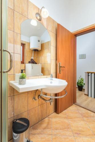 Holiday Home Dory with Private Pool and Garden
