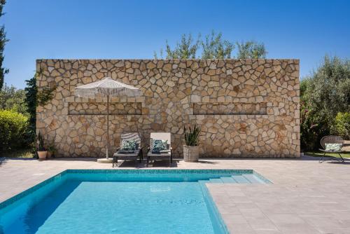 Бассейн в Oleanna Villas - Villa Olea или поблизости