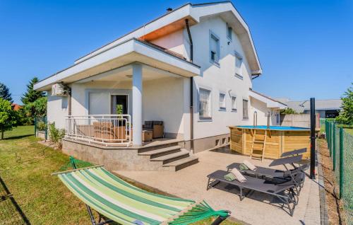 Gorgeous Home In Hrvatski Leskovac