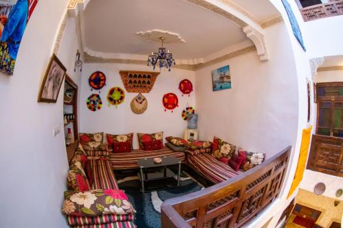 Χώρος καθιστικού στο Riad Amir - Fez Mystique