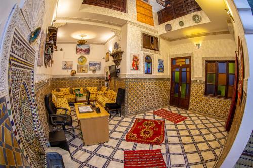 Χώρος καθιστικού στο Riad Amir - Fez Mystique