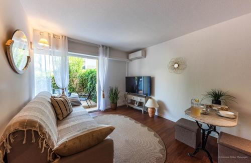 Saint Raphael appartement 4 étoiles neuf en rez de jardin privatif