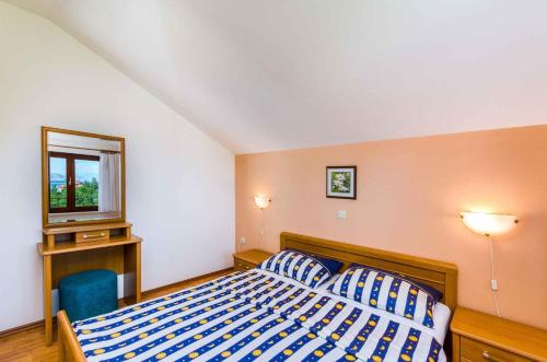Two-Bedroom Apartment Crikvenica 5