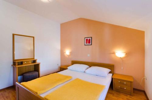 Two-Bedroom Apartment Crikvenica 5