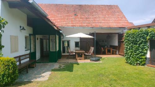 Zahrada ubytování Prázdninová chalupa s uzavřeným dvorem a zahradou