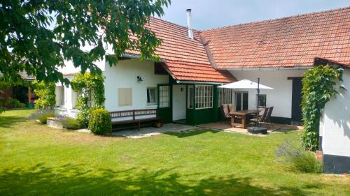 Prázdninová chalupa s uzavřeným dvorem a zahradou