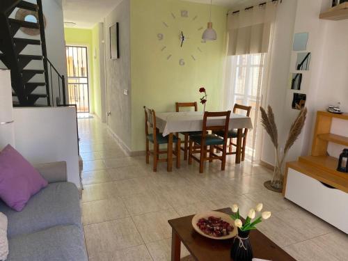 Χώρος καθιστικού στο Apartment in Tenerife with Sea Views