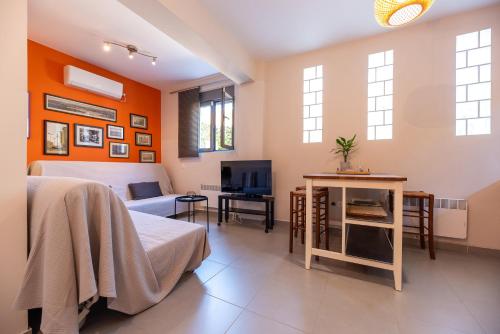 Sofi's Cozy House Near Athens Airport By SEM