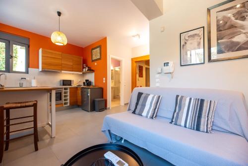 Sofi's Cozy House Near Athens Airport By SEM