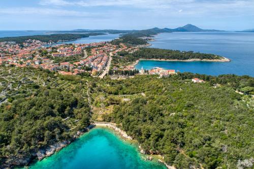 Secret Garden Apartment Mali Lošinj - Happy Rentals