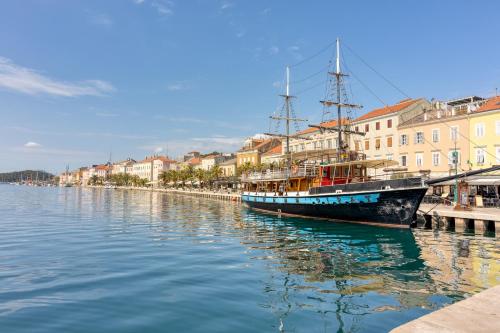 Secret Garden Apartment Mali Lošinj - Happy Rentals