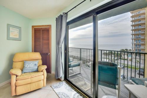 Balkoni atau teres di Ocean-View Condo with Balcony on Daytona Beach!