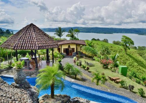 Landskap semula jadi dekat dengan rumah percutian