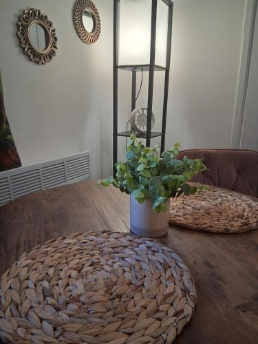 Crown House Studio Apartment photo 12