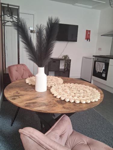Crown House Studio Apartment photo 14
