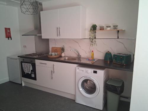 Crown House Studio Apartment photo 25