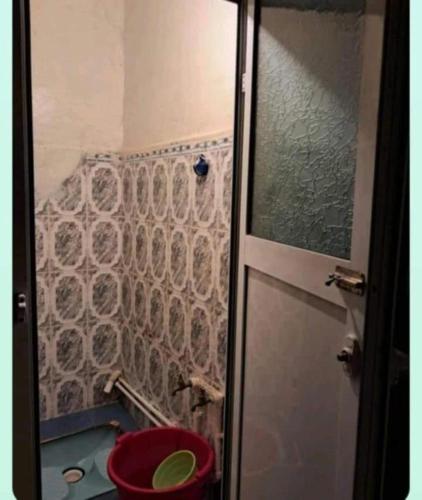 Ένα μπάνιο στο mraco apartment