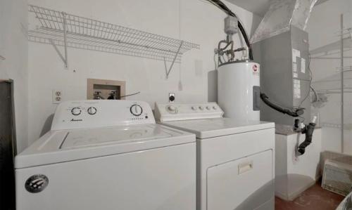 Imagen de la galería de Furnished canal private home, en Port Charlotte