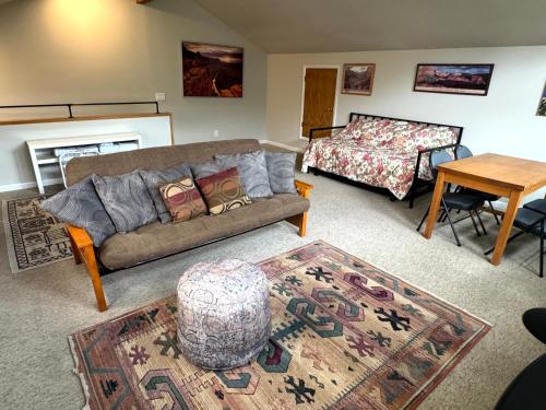 Χώρος καθιστικού στο Provo Canyon Mountain Home