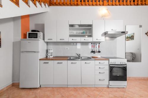 Family-friendly apartments with swimming pool Cancini, Porec - 24335