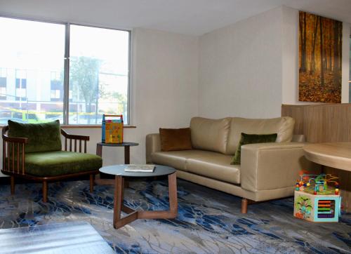 Ruang duduk di Fairfield Inn Boise Airport