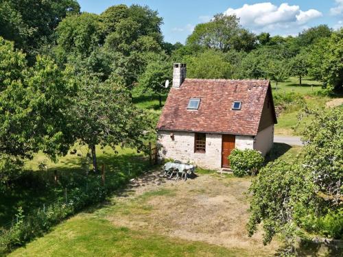 Champsecret : Maison Ancienne avec Poêle, Jardin Clos et Animaux Acceptés - FR-1-497-15