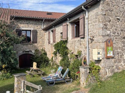 Κήπος έξω από το Gîte chaleureux avec cheminée, jardin et four à pain, idéal pour des vacances paisibles en nature - FR-1-496-57