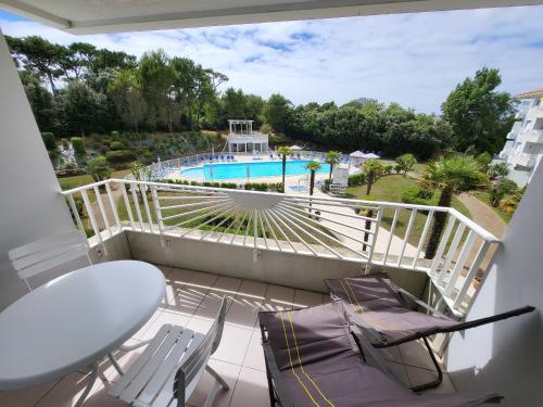 Studio rénové avec piscine et parking, proche plage - FR-1-92-955