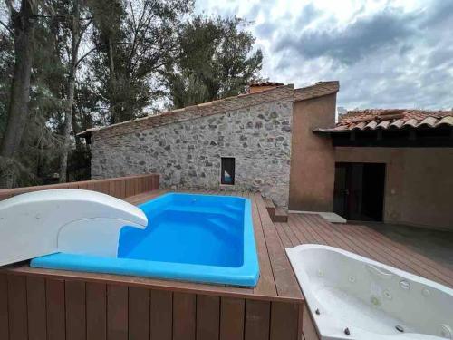 Πισίνα στο ή κοντά στο Casa Lanh en ValQuirico