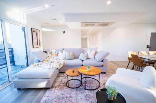 Χώρος καθιστικού στο Modern Private Ensuite Room near USC